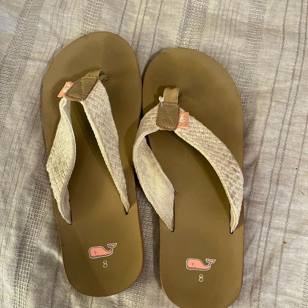 SIZE 8 Vineyard Vines slip flops
